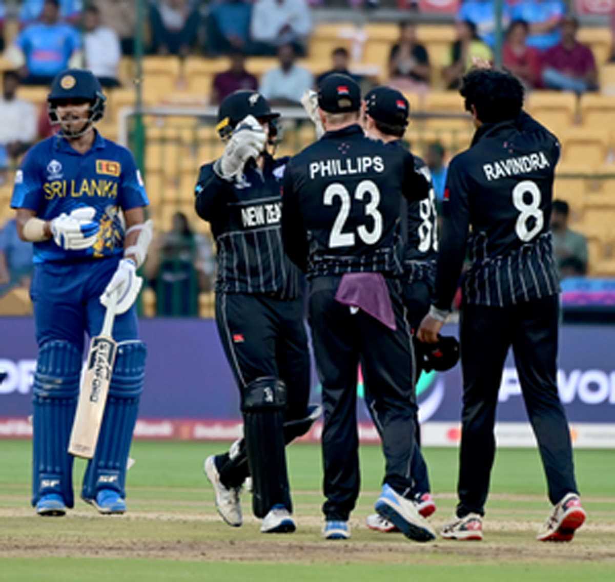 न्यूजीलैंड श्रीलंका को हराकर सेमीफाइनल की दहलीज पर पहुंचा